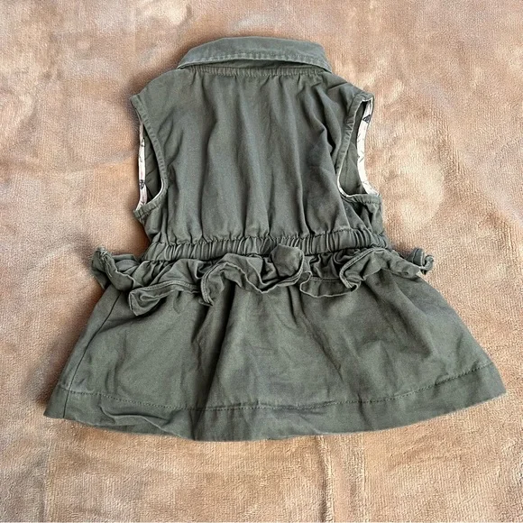 ASPEN Kids' Green Utility Cargo Drawstring Vest with Ruffle Waist - Size 24M - Picture 5 of 8